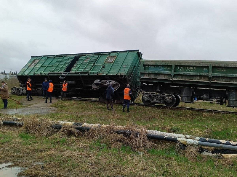 Северо-Западная транспортная прокуратура организовала проверку по факту схода вагона грузового поезда в Новгородской области.