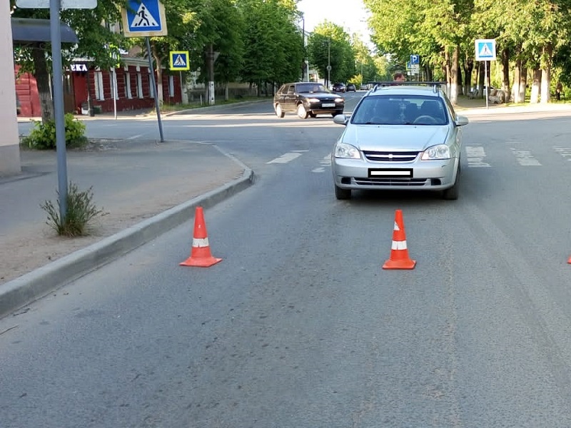Три несовершеннолетних пешехода стали участниками ДТП в г.Старая Русса.