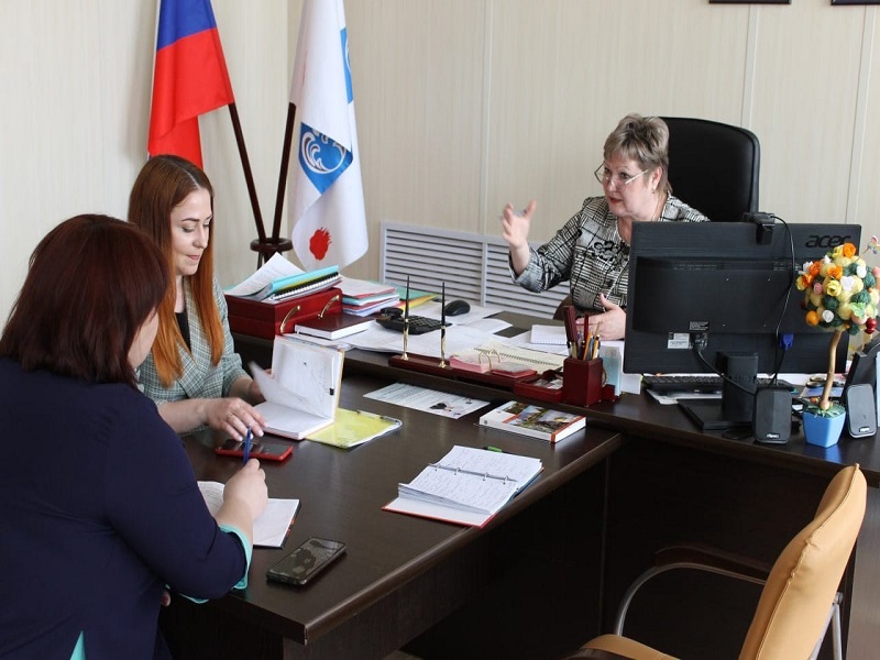 14 апреля с рабочим визитом на территории района находилась министр культуры Новгородской области, куратор района Сотникова Вилена Юрьевна.