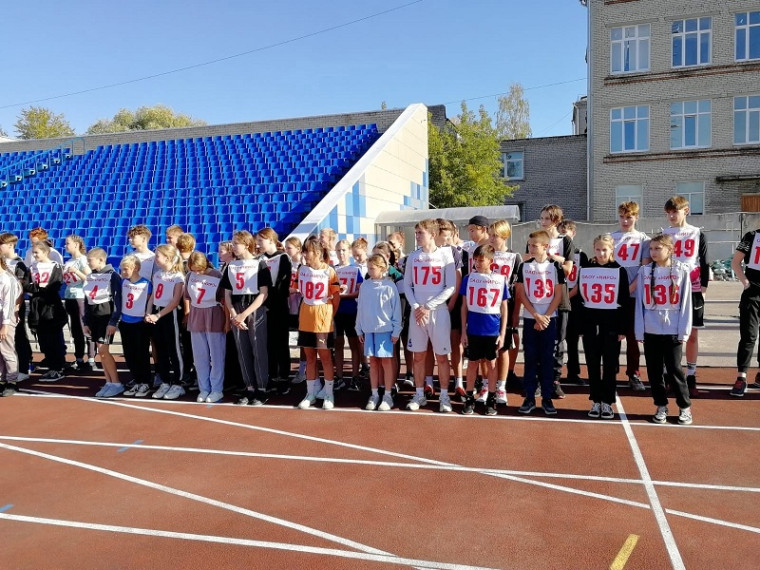 27 сентября на стадионе "Волна" в городе Великий Новгород прошли областные соревнования в рамках 60-й спартакиады обучающихся общеобразовательных организаций Новгородской области.